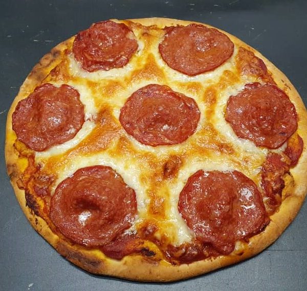 Mama Lizzies Beef Pepperoni Mozzarella Pizza